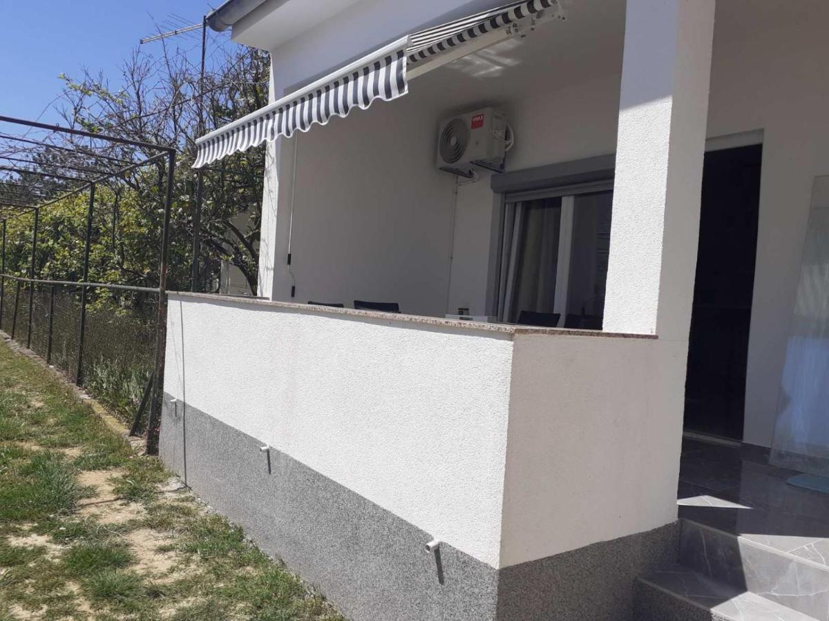 Pavel, Studio Apartman Privlaka  Kültér fotó
